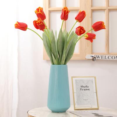 China Touch New Product Simulation Flower Tulip Photography Props Decoration Fake Flower Natural Tulip for sale