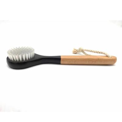 China All Natural Custom Logo Long Handle Bamboo Wood PP Stiffen Bath Shower Brush for sale