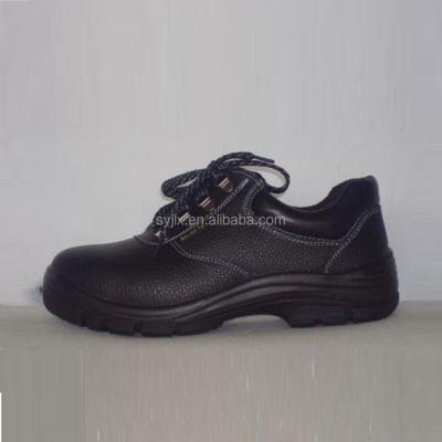 China Ballet Flats Oil And Slip Anti Men's Safety Shoes for sale