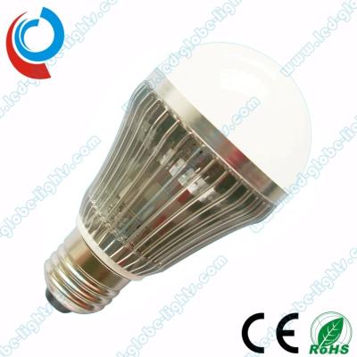 China 6W as ampolas do diodo emissor de luz do globo SMD 5630 com aleta deram forma ao alumínio 1050 dissipadores de calor para a casa à venda