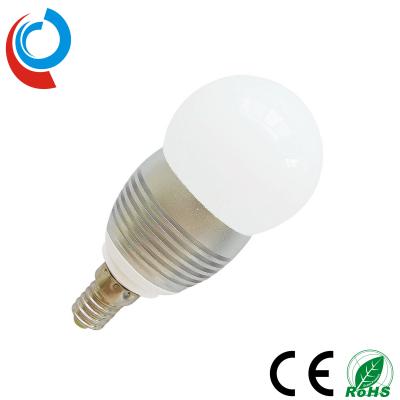 Cina l'ampia tensione 90~250V ha introdotto le luci del globo di 230~250lm 3*1W E14 A50 LED per illuminazione della stanza in vendita