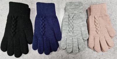 Cina Custom Design Insulated Winter Knit Gloves for Unisex Acrylic Wool Blend Hand Wash Friendly in vendita