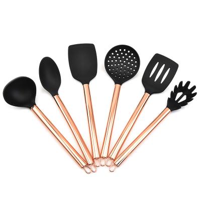 China Sustainable Hot Sale In Stock Silicone Utensil Set With Stainless Steel-Copper Plated Handle Rose Gold Finished Skimmer Tongs Beater for sale