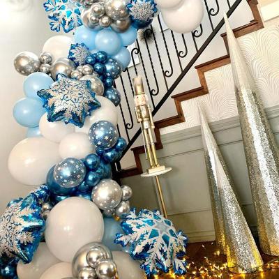 China Arch Garland Christmas Party Decor/Christmas Gifts Winter Snowflake Balloon Set for sale