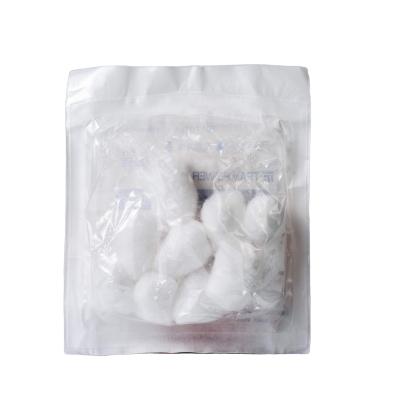 China Soft Touch Cotton Balls Alcohol Absorbent Medical First Aid Dental Bulk Sterilized Organic Surgical Cotton Balls for sale