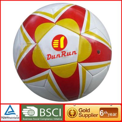 China Bola de futebol laminada do couro do plutônio do futebol à venda