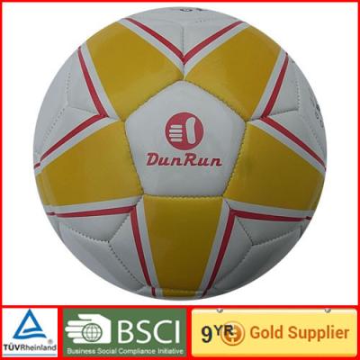 Chine Le PVC garnissent en cuir le ballon de football pour des jeux de jeu d'enfants dans d'intérieur extérieur jour ensoleillé/nuageux à vendre