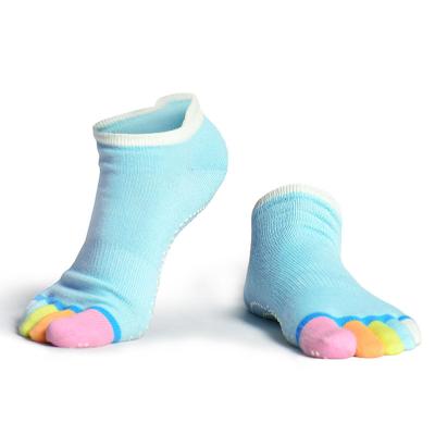 China QUICK DRY CLIMATE finger socks winter sports non-slip professional female fitness socks yoga five finger socks for sale