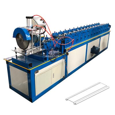 China La mosca vio cortar la máquina del perfil de la persiana enrrollable de la máquina del obturador del rodillo en venta