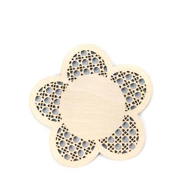 China Wholesales Wood Love Home Family Decor Wood Crafts DIY Leaf Flower Squirrel Shaped Cutouts Laser Cut Wood for sale