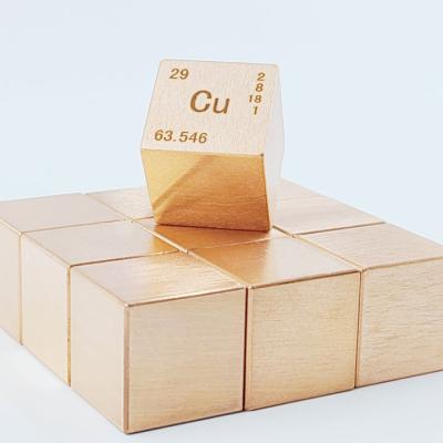 China High Quality Decoration Cu Metal Cube Crafts Fashion Metal Elements For Table Display for sale