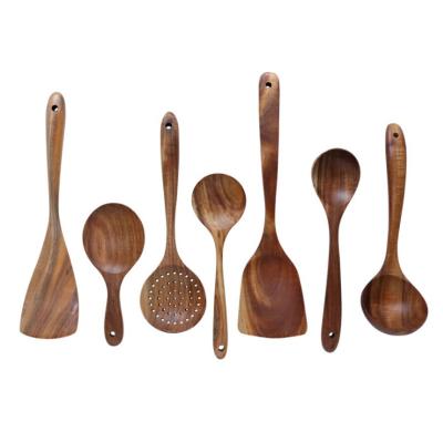 China Long Wooden Slotted Wooden Stocked Teak Handle Soup Spoon Kitchen Utensils Set for sale