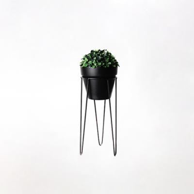 China Modern Garden Metal Iron Wire Potted Plant Stand Decorative Tripod Shelf with 1 PC Black Pot for sale