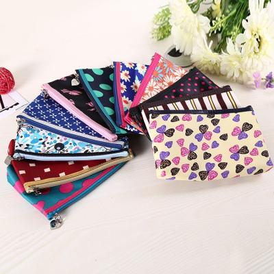 China Hot Canvas Fashion Design Makeup Bags For Ladies , Makeup Bags For Traveling for sale