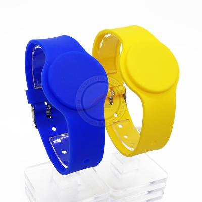 China Access Control Chip Reusable Wristband Silicone UHF Bands Silicone NFC RFID Programmable Wristbands for sale