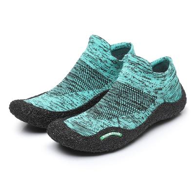 China Fashion lightweight wholesale cheap girls shoes sneakers for men knit casual shoes air sports shoes sneakers for sale