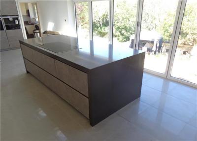 China Artificial Kitchen White Quartz Worktops Polishing and High Glossy for Kitchen Counters for sale