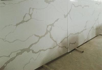 China Stunning Calacatta Quartz Pattern Design Jumbo Slab For Commercial And Residential Projects for sale