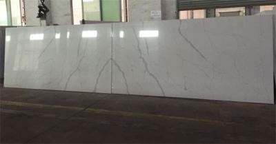 China Piedra superficial sólida Benchtops del cuarzo de los materiales de la encimera de la cocina de la encimera del falso de Calacatta cuarzo del modelo en venta