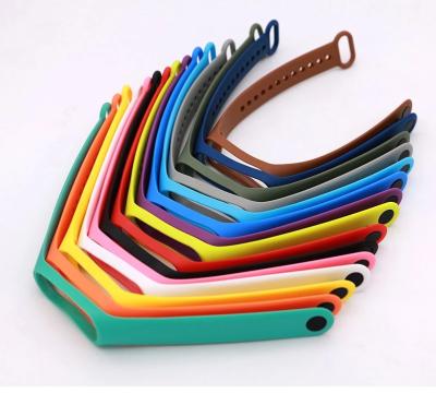 China Breathable For Xiaomi MI Band 3/4 Sports Strap Watch Silicone Wrist Strap For xiaomi MI Band 4 Accessories Strap Miband 4 Strap for sale