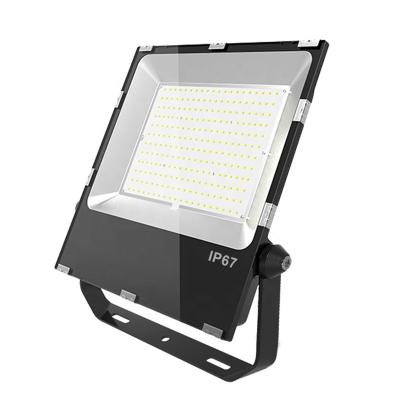 China High Quality Lightweight Sports Stadiums LED Flood Light 150W Waterproof IP65 Meanwell Driver for sale