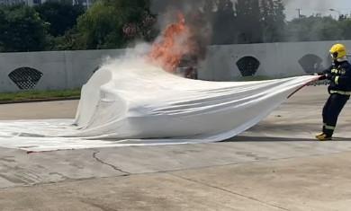 China EV Insulation High Silica Blanket , 8*8m Fiberglass Fire Blanket for sale