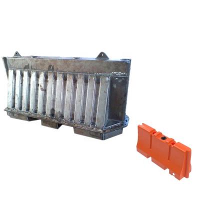 China Production Plastic Goods Plastic Road Barriers Mold Company en venta