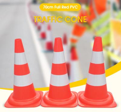 Chine Cones d'avertissement de circulation de 700 mm en PVC, cones de route réfléchissants et flexibles à vendre