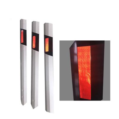 China Flexible Traffic Delineator Post 1300 X 115 X 4mm Road Construction Safety Sign Reflective for sale