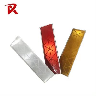 China 103.5 X 30 X 3.8mm Cat Eyes Road Plastic Reflector Road Reflector For Road Stud for sale