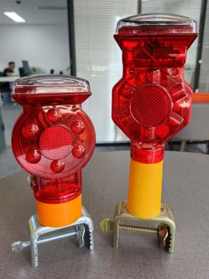 中国 Led Solar Traffic Road Barricade Warning Light / Solar Safety Led Traffic Flashing Warning Lights 販売のため