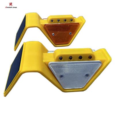 China Highway Reflective Solar Led Flashing Guardrail White Yellow Red Reflector Delineator for sale