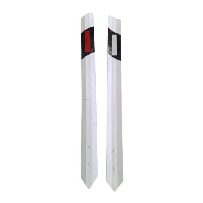 Cina Customized Height PVC Delineators Road Reflective Roadside Warning Guide Flexible White Delineator Post in vendita