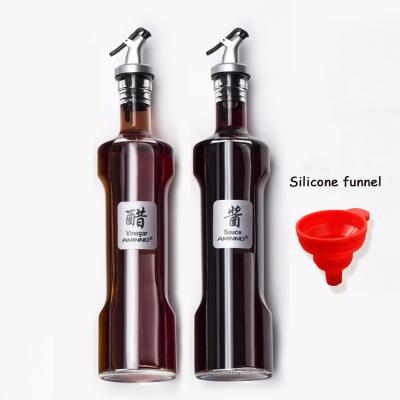 China 500ml Olive Oil Glass Bottle Vinegar Beverage Infused Bottle With Dispenser for sale