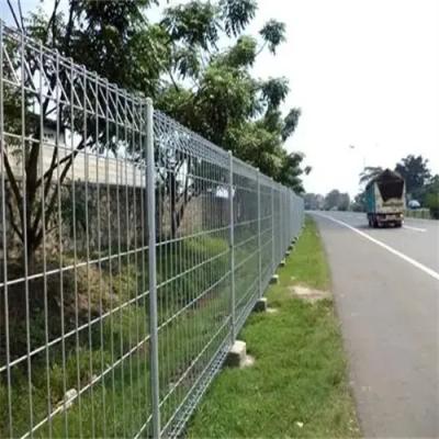 China Easily Assembled Factory Wholesale Garden Galvanized Roll Top Triangle Bending BRC Welded Wire Mesh Fence for sale