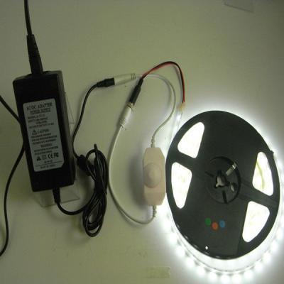 Chine DC12V IP65 chauffent l'adaptateur blanc de LED Strip+LED Dimmer+Power à vendre