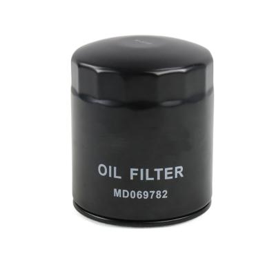 Cina Filtro dell'olio per il camion del filtrante del generatore di MITSUBISHI MD069782 in vendita