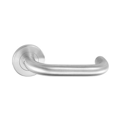 China Industrial popular tube design cavity handle rosette stainless steel door handle akada lever type door handles for sale