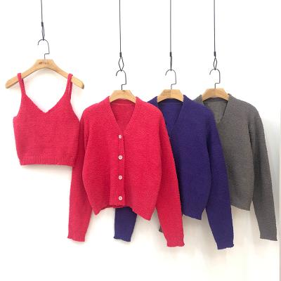 China Anti-wrinkle 100%Polyester Autumn Leisure Women Shrink Proof v-neck knitted crop top cardigan sweater set with buttons for sale