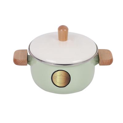 China New Product Sustainable Cast Iron Wooden Handle Cookware Enamel Casserole Pot for sale