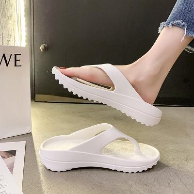 China Fashion Couples Soft Bottom CUSHIONING Non Slip Seaside Beach Flip Flops Cheap Flip Flops Men Flip Flops For Men Flip Flops for sale