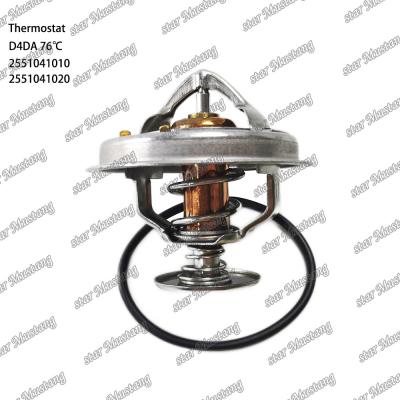 China Der Thermostat D4DA 76°C 2551041010 2551041020 ist ein Motorteil. zu verkaufen