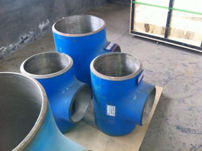 China High-pressured anti-corrosion composite cs and ss steel Elbow tee fittings for sale