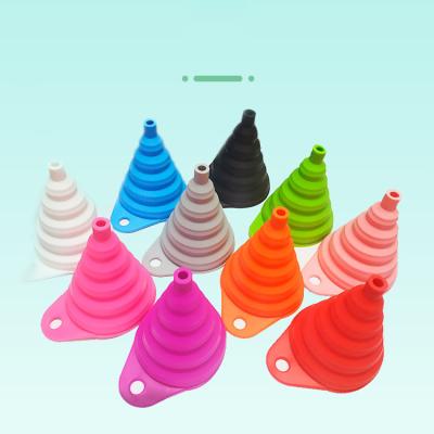 China Small Mini Collapsible Silicone Collapsible Drinking Funnel Viable For Food Liquid Power for sale