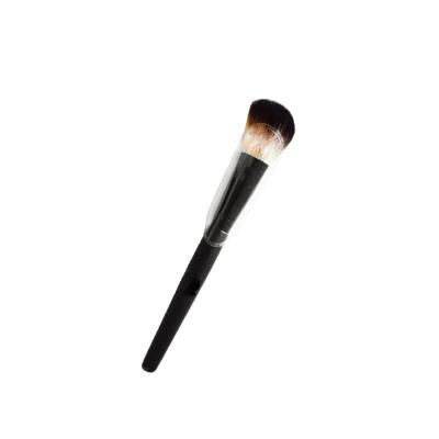 China Cosmetic Smudge Brush Face Powder Blender Makeup Brush with Plastic Wood Handle for sale