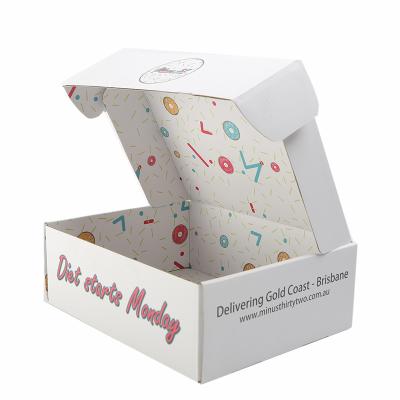 China SA8000 Luxury Folding Coloured Cardboard Boxes For Candle Incense Packaging for sale