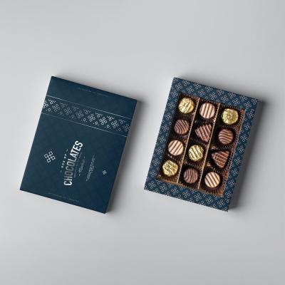 China Impressão em folha de ouro manuseio caixa de chocolate reciclável personalizada feita para o Natal à venda