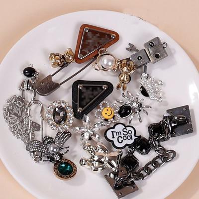 China DIY Creativity Bunny Rhinestone Bling Charm Shoe Decorations Buckle The Bad Charm Of Alloy Fashion Charms for sale