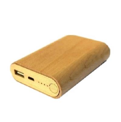 China Fast Charging Support Fillinlight 2A Output 7800mah Fast Charging Wooden Power Bank With Wired Maple/Bamboo/Walnut/Zebra Rose Wood Wooden for sale