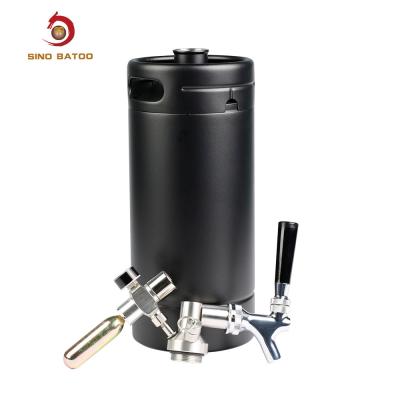 Cina corredo carbonatante dell'erogatore Sus304 di 128oz Mini Keg Growler Co 2 in vendita